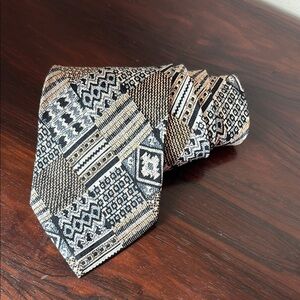 Sophisticated Black and Gold Silk Tie